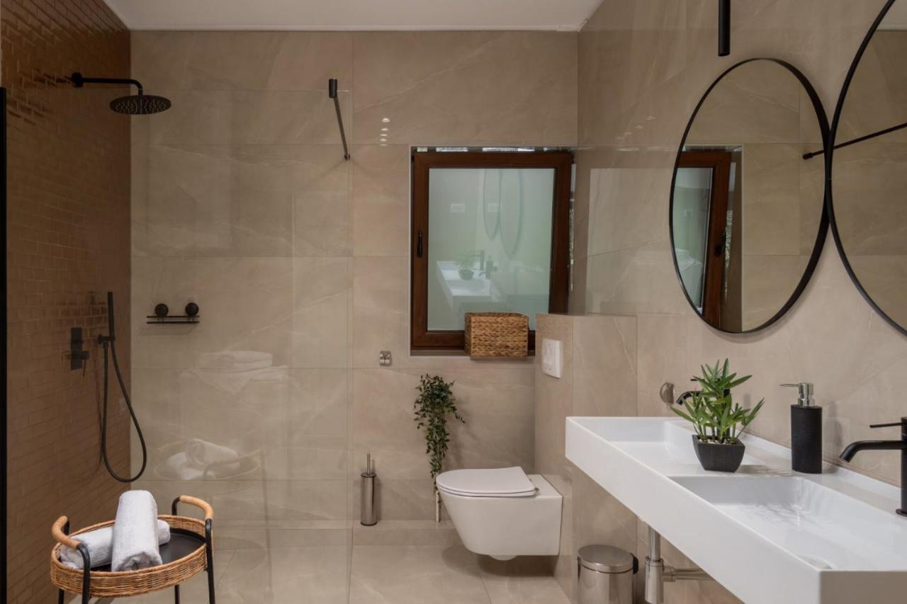 Villa Adriatic, Apartment Chiara With Sea View And Heated Swimming Pool, Free Private Parking, Icici Exterior foto
